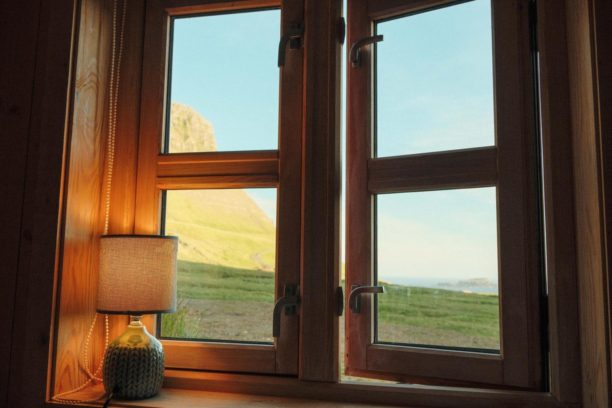 Mulafossur Cottages By Famous Waterfall In Gasadalur Екстериор снимка