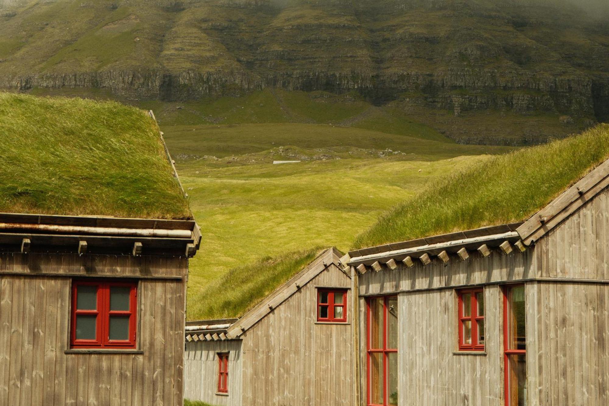 Mulafossur Cottages By Famous Waterfall In Gasadalur Екстериор снимка