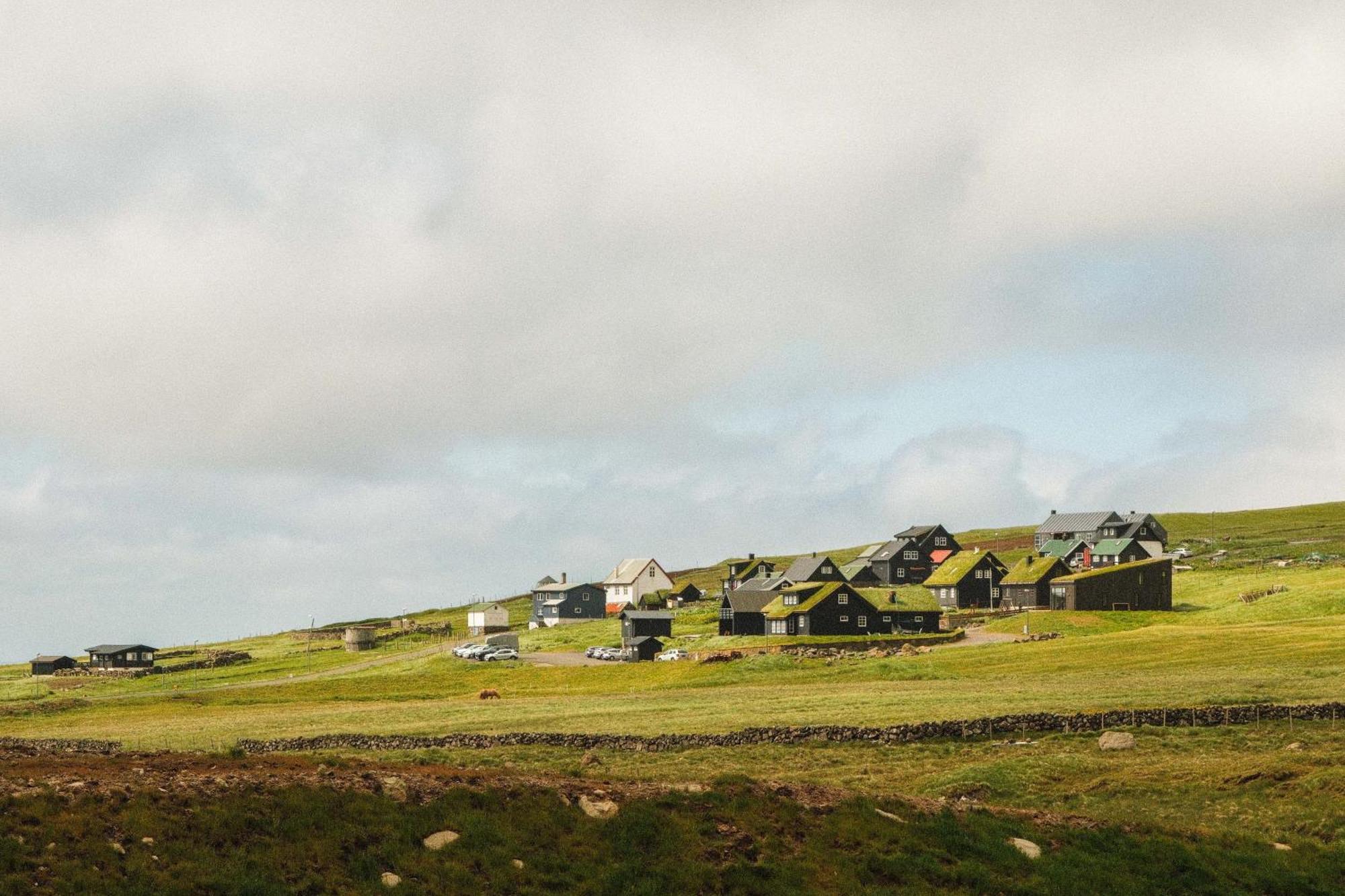 Mulafossur Cottages By Famous Waterfall In Gasadalur Екстериор снимка