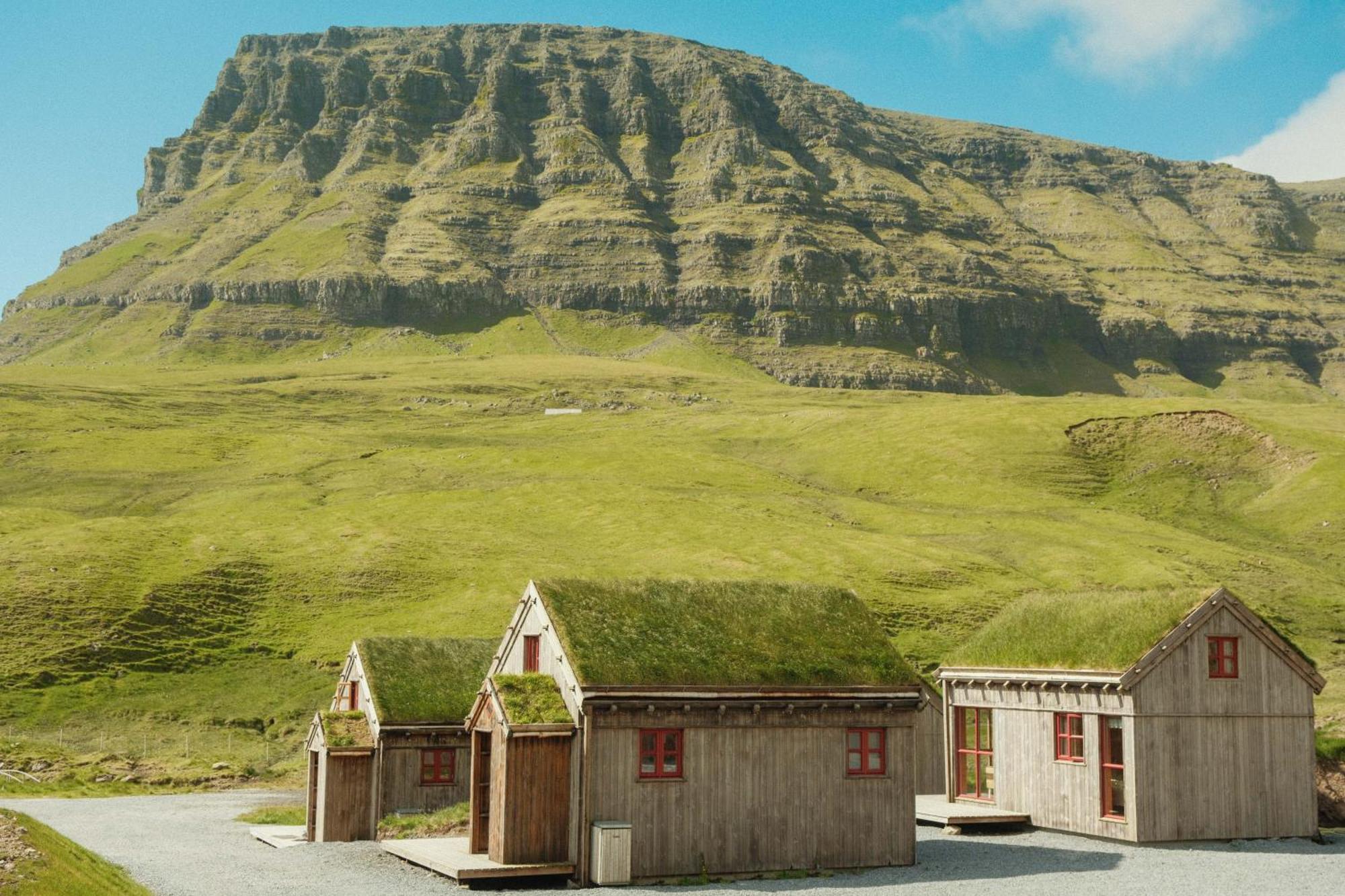 Mulafossur Cottages By Famous Waterfall In Gasadalur Екстериор снимка