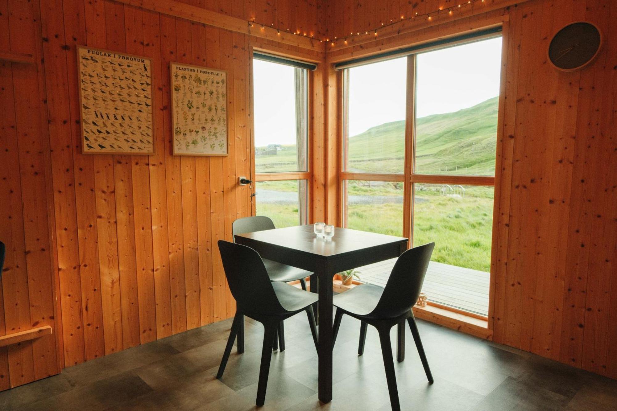 Mulafossur Cottages By Famous Waterfall In Gasadalur Екстериор снимка
