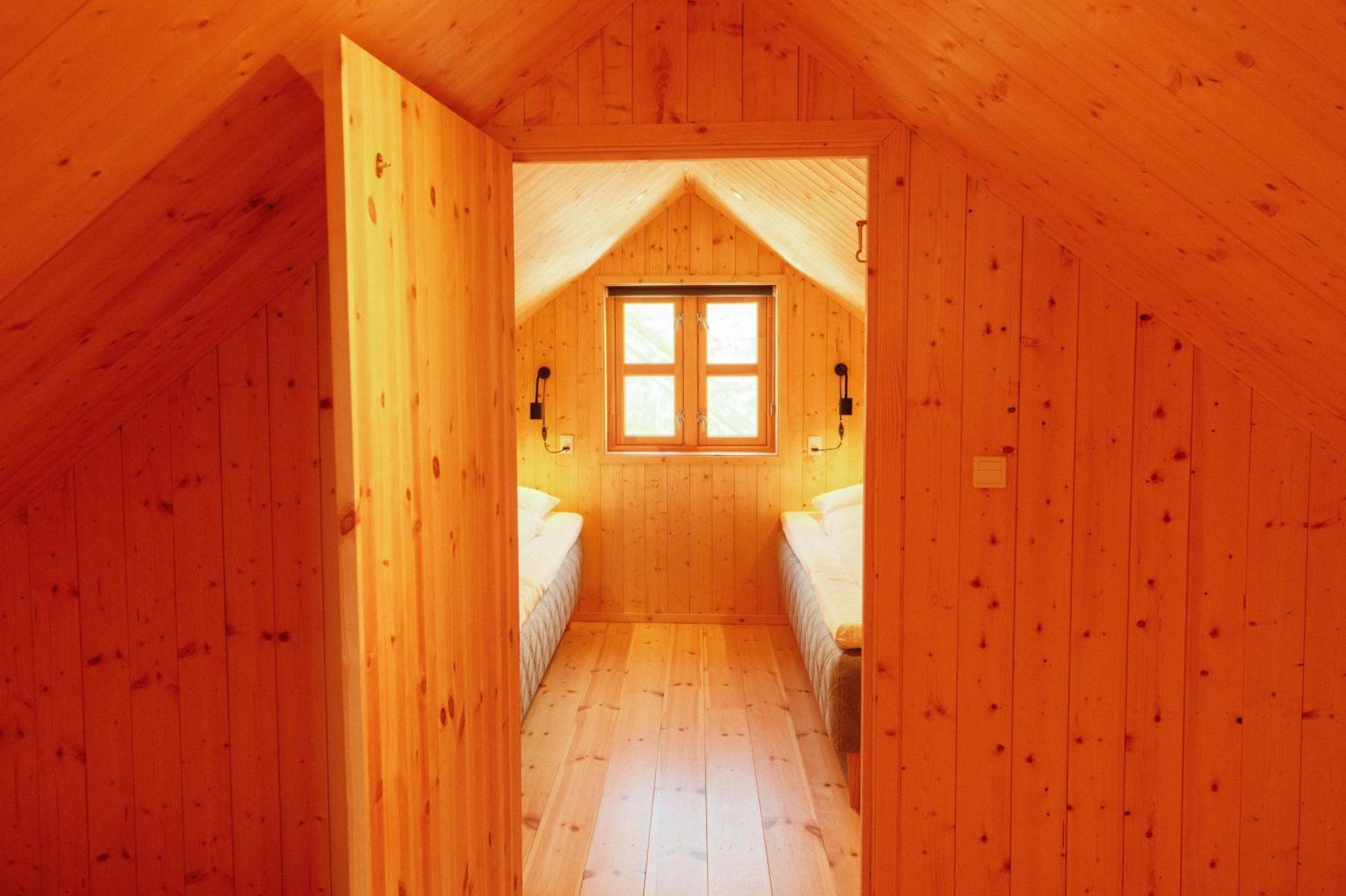 Mulafossur Cottages By Famous Waterfall In Gasadalur Екстериор снимка