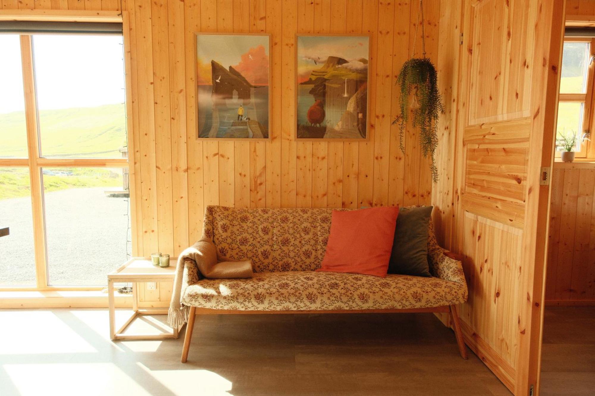 Mulafossur Cottages By Famous Waterfall In Gasadalur Екстериор снимка