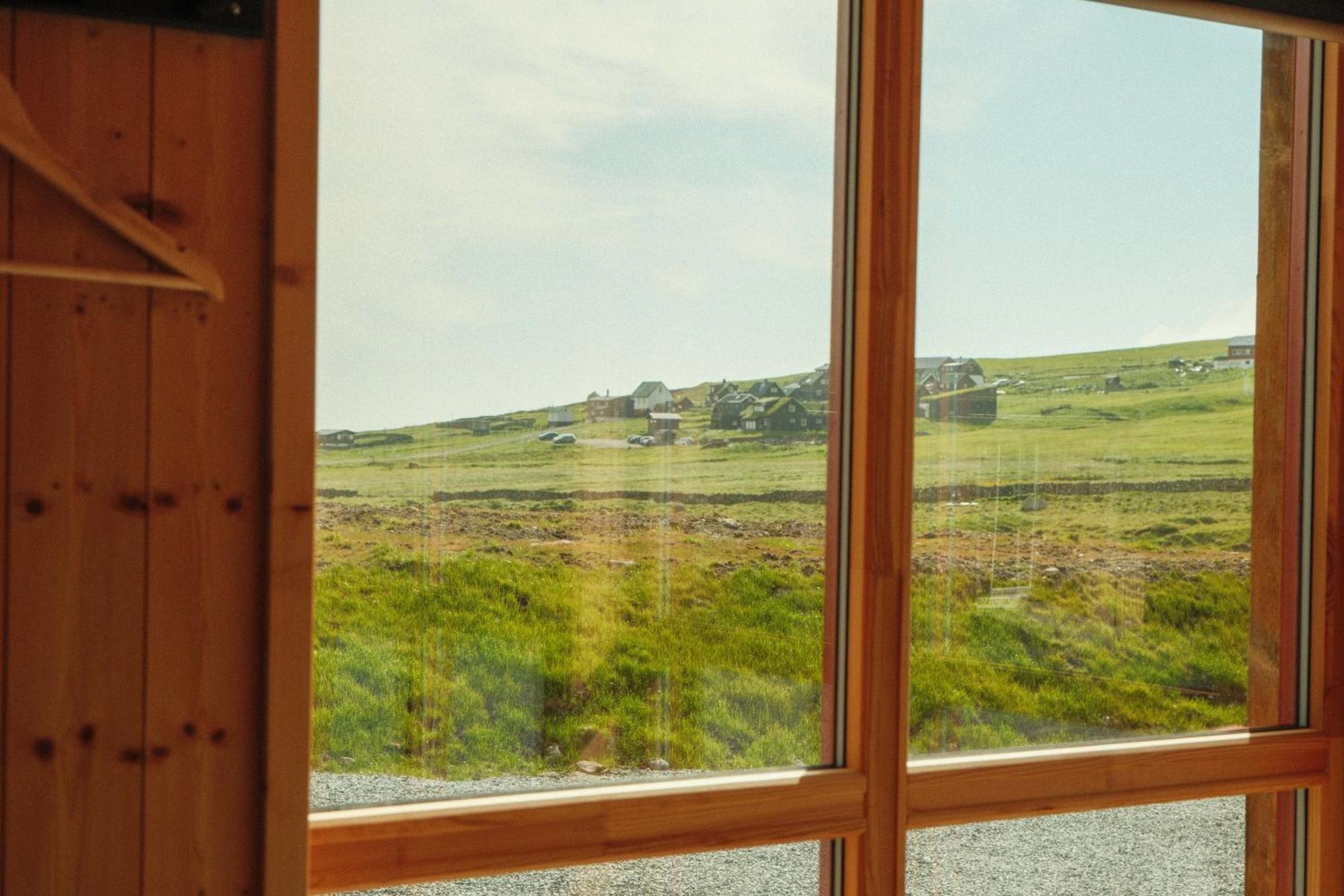 Mulafossur Cottages By Famous Waterfall In Gasadalur Екстериор снимка