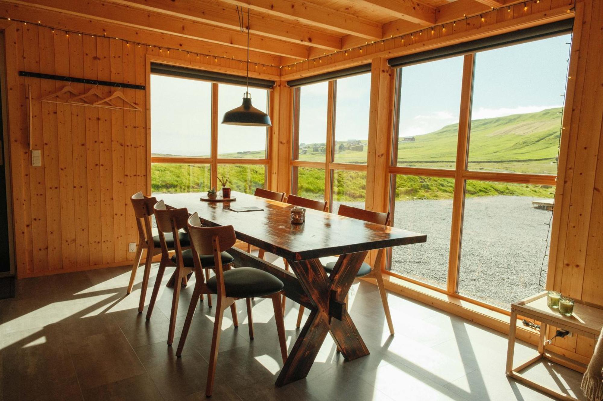Mulafossur Cottages By Famous Waterfall In Gasadalur Екстериор снимка