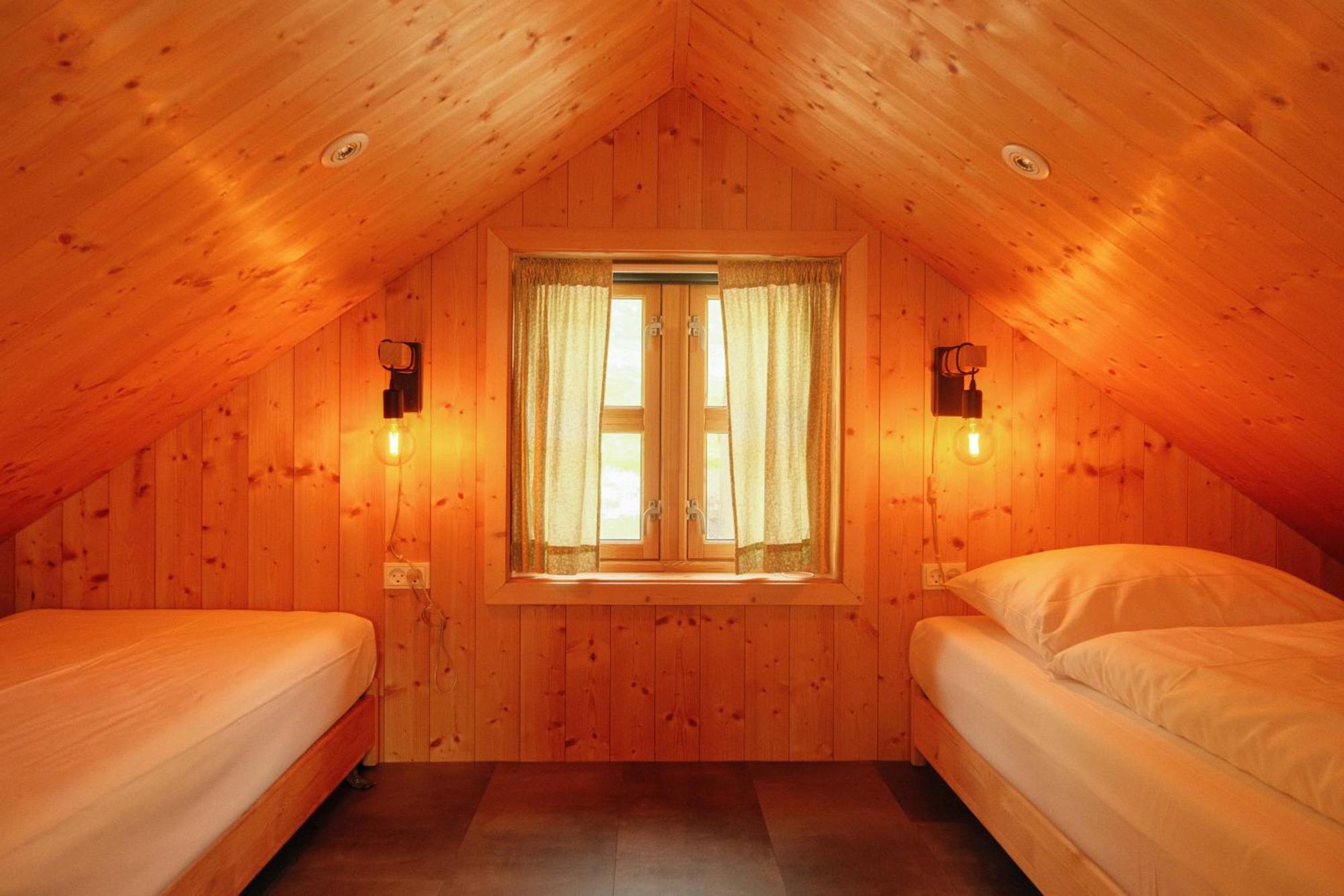 Mulafossur Cottages By Famous Waterfall In Gasadalur Екстериор снимка