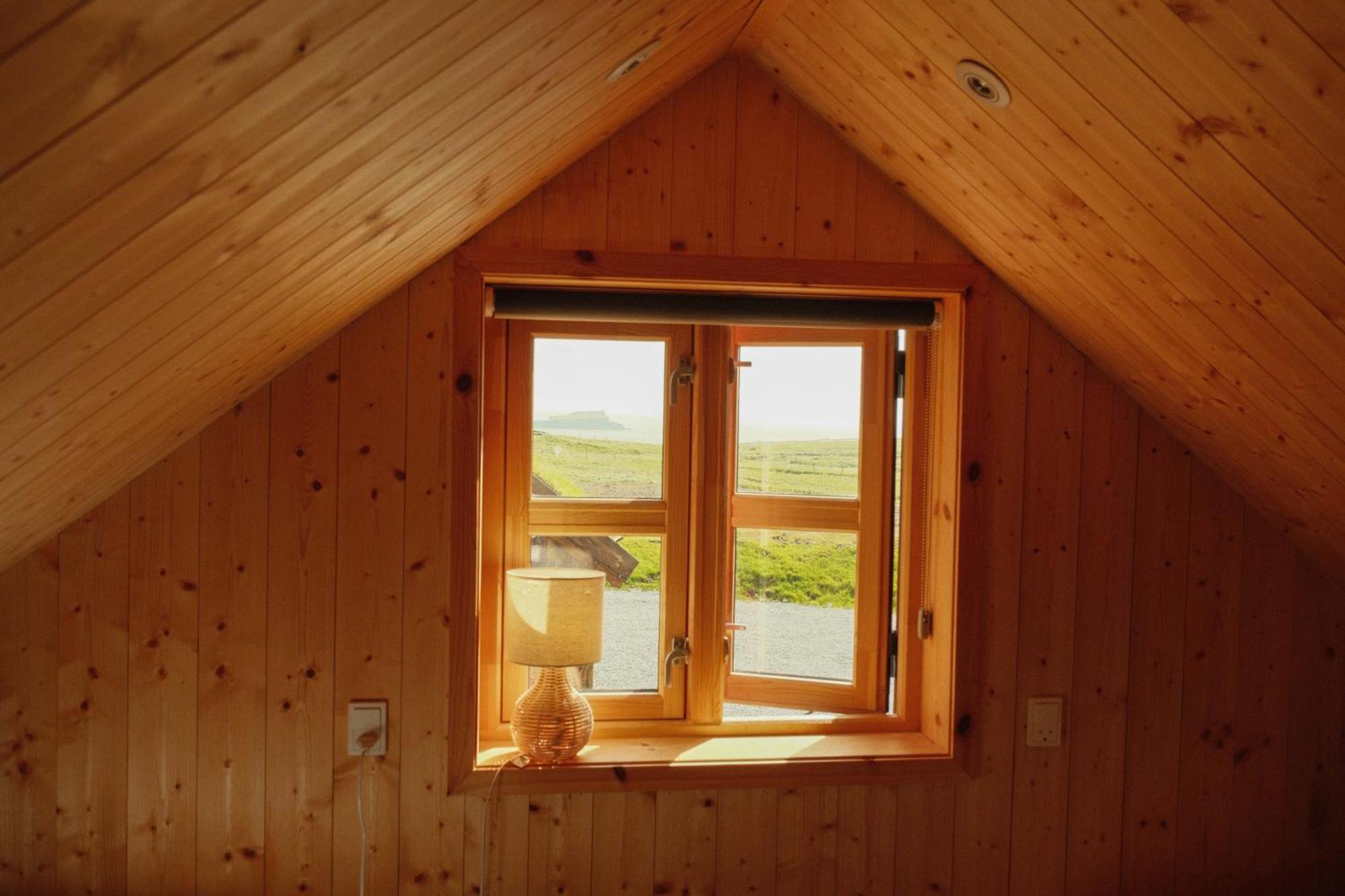 Mulafossur Cottages By Famous Waterfall In Gasadalur Екстериор снимка