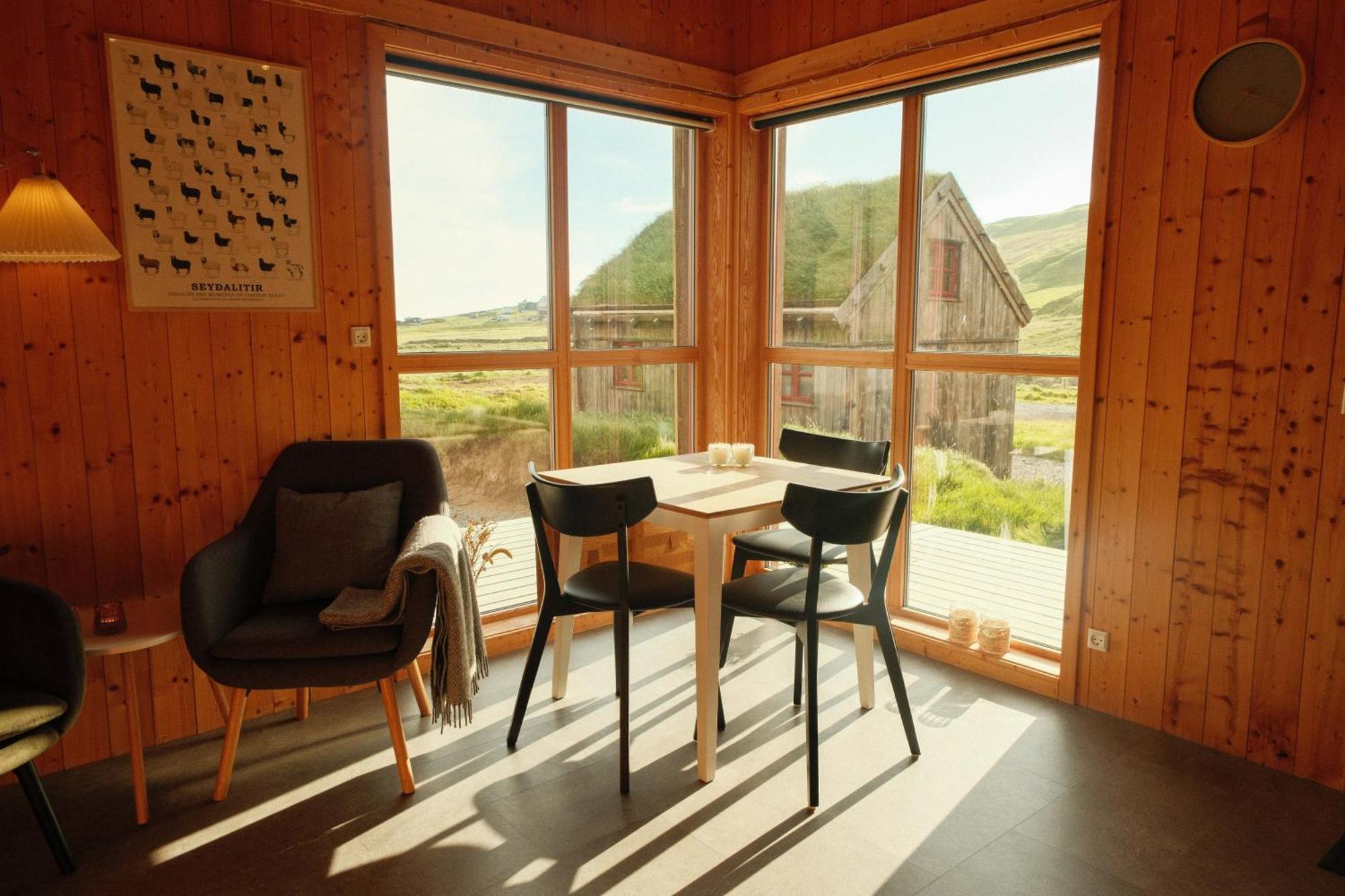Mulafossur Cottages By Famous Waterfall In Gasadalur Екстериор снимка